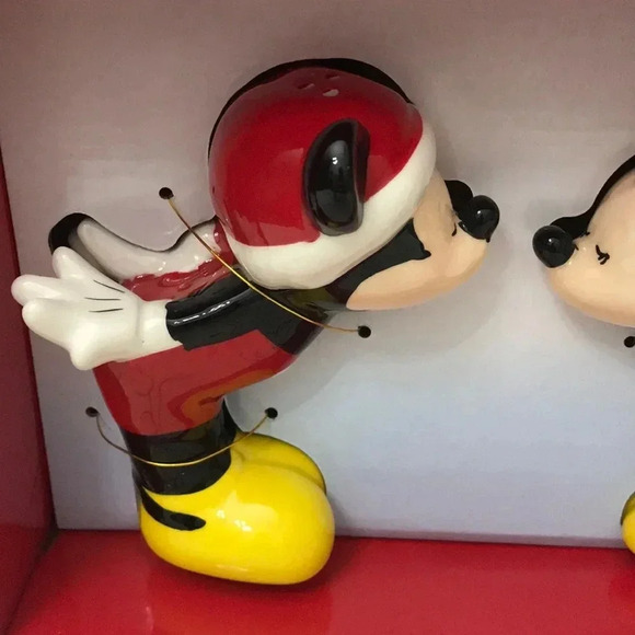 Disney Minnie Mickey Salt & Pepper Shaker - Picture 2 of 4